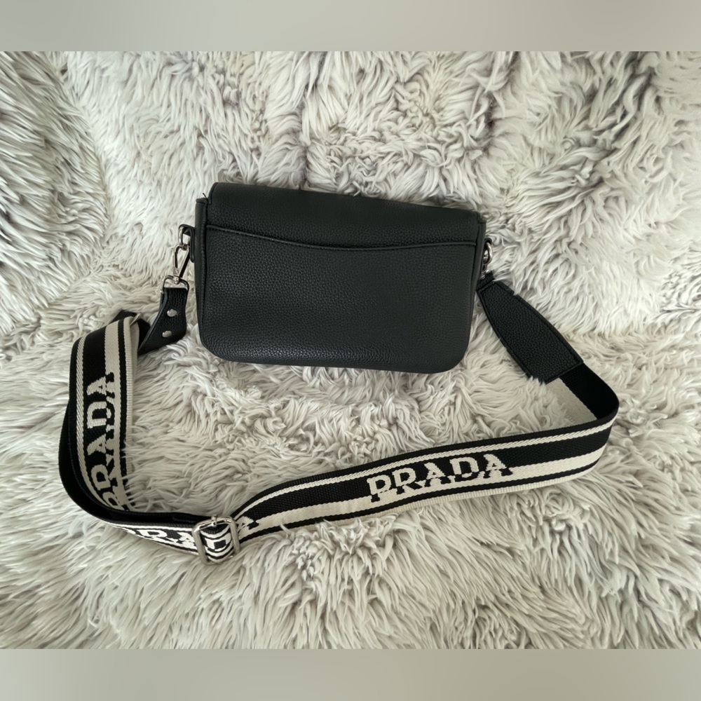 Fashion Black Pebbled Leather Crossbody Bag - Picture 3 of 12